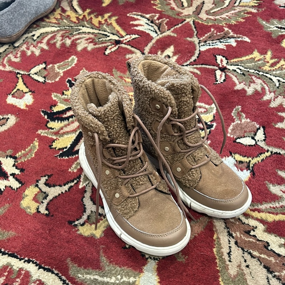 Sorel Boots - Size 6